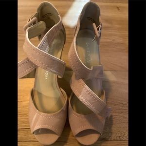 Nude Platforms